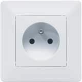 zvlášť v instalační šachtě obytné místnosti: ocelové deskové radiátory (např. Korado), barva bílá, včetně termostatických hlavic koupelna: trubkové otopné těleso (např.