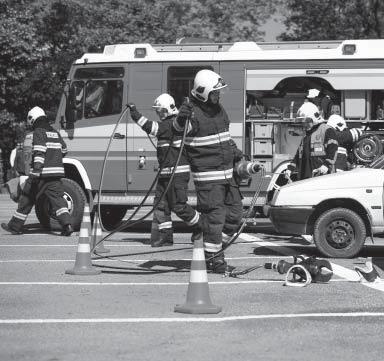 HASIČI, POLICISTÉ A ZÁCHRANÁŘI OČIMA DĚTÍ. Hasičům moc děkuju za záchranu našeho domu. Ten dům byl moc drahej ale naštěstí neschořel celej.