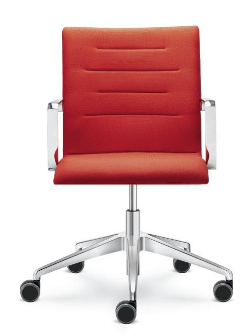 Série Oslo zahrnuje dvě otočné židle. Elegantním konferenčním sezením je otočná židle Oslo 227-K s čtyřramenným křížem z leštěného hliníku s kluzáky.
