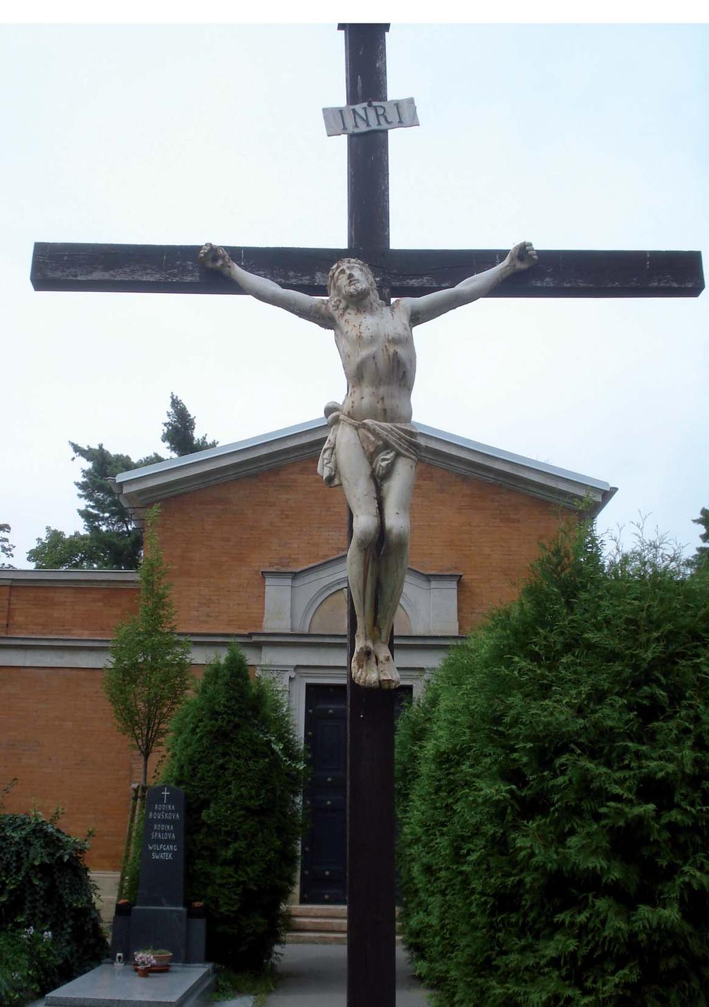 Původní kříž z roku byl dle zápisu kronikáře Erpeka přenesen do Obůrek, a na jeho místě postavili misionáři kříž nový, podobný.