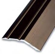 Ukončovací profil vrtaný 32 6 mm, tloušťka 4 mm Hliníkový profil s otvory na zapuštěné šrouby se používá na plynulý přechod mezi podlahovými materiály se vzájemným výškovým rozdílem 4-5 mm.