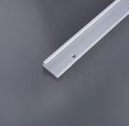 5 mm,, elox bronzový matný 12 250 ks 520,00 Schodová hrana vrtaná 30 x 17 mm, tloušťka 7 mm Ukončovací profil s předvrtanými otvory pro zapuštěné šrouby se používá pro čisté ukončení koberce, PVC