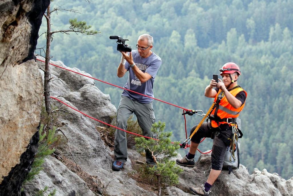 11. Ochrana majetku a zdraví Přehled finančních prostředků vynaložených na ochranu majetku a zdraví návštěvníků a obyvatel území NP v roce 2017 je uveden v tabulce.