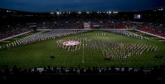 vlevo) a sborový zpěv