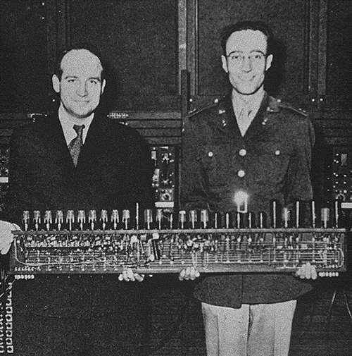ENIAC -- 1946 Eckert a