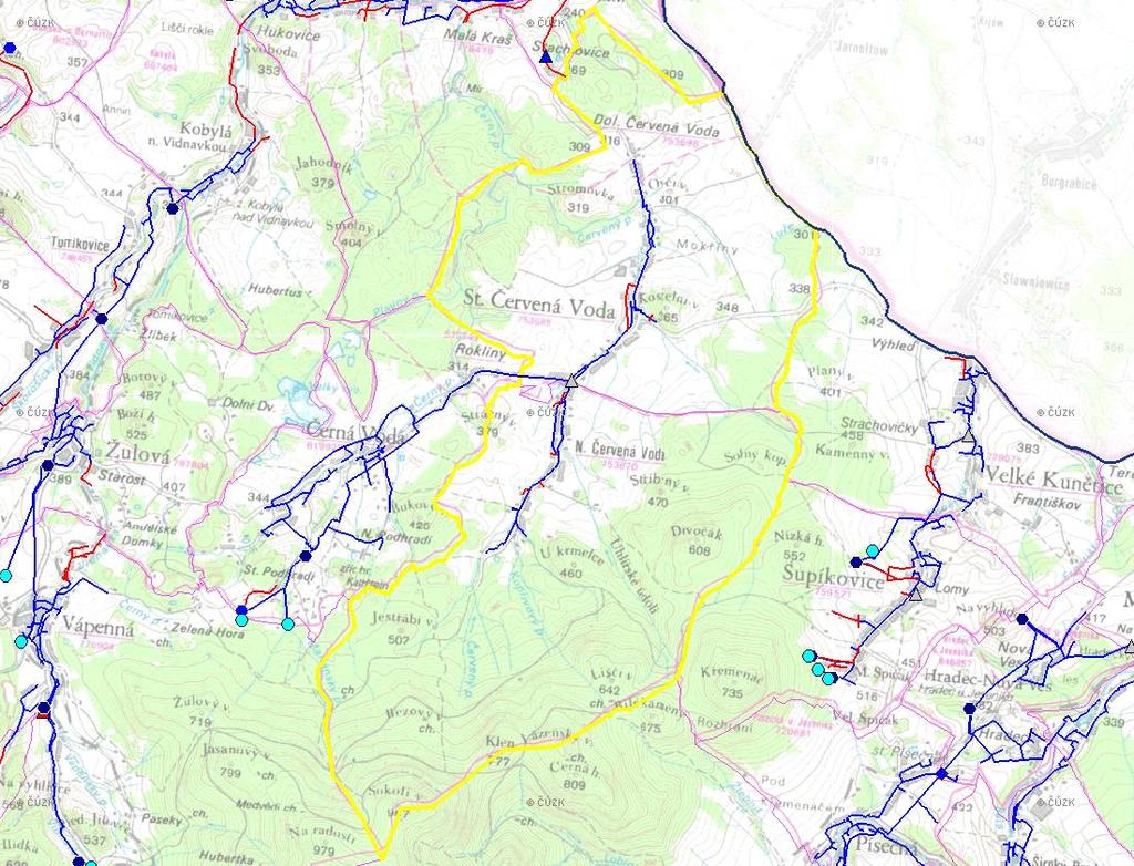 B.2 ZÁKLADNÍ INFORMACE O OBCI (části obce - ZSJ) Stará Červená Voda se nachází v severní části Olomouckého kraje, asi 15 km severně od města Jeseník a 10 km východním směrem od obce Žulová.