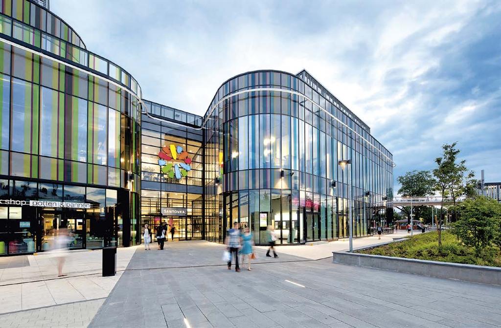 Galerie Šantovka NENÍ JEN OBCHODNÍ CENTRUM Galerie Šantovka Olomouc je jedním z nejmodernějších obchodně společenských center v Česku, které ročně navštíví více než osm milionů zákazníků.