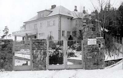 Archivní fotografie vily, foto: Šmeralova vila Vila s prvorepublikovou atmosférou Zatímco původně do vily mířili pacienti s nejrůznějšími bolístkami, nyní si do ní chodí lidé především odpočinout.