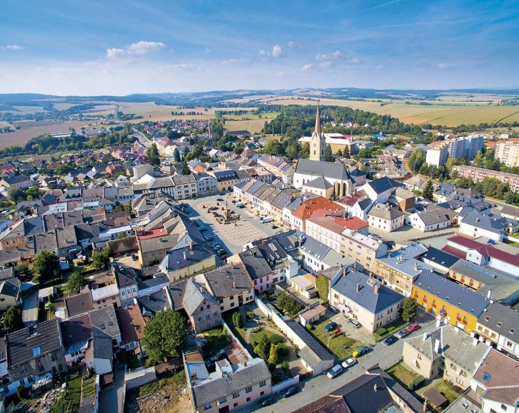 V Mohelnici budete obdivovat nejen daleké rozhledy Foto: m-ark 54 Zámek Úsov či hrad Mírov, který je již z dob vlády Marie Terezie těžkým žalářem, pohádkový hrad Bouzov, zvedající se panoráma