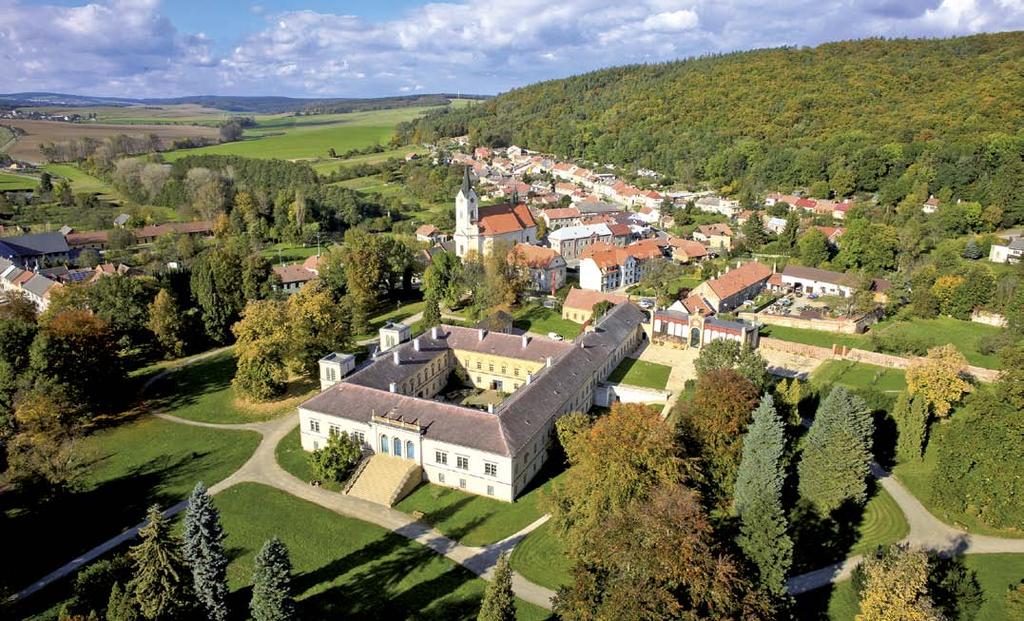 ČECHY POD KOSÍŘEM Obec pod Velkým Kosířem skrývá řadu zajímavostí Hasičské muzeum, foto: m-ark Foto: m-ark Jen málokterá obec se může pochlubit takovou nabídkou přírodních i kulturních památek jako