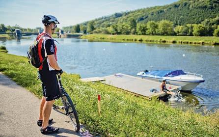 Ty náročnější jistě uspokojí kopcovitý terén v nedalekých Chřibech a v Hostýnských vrších, na jejichž vrcholech se nacházejí rozhledny s překrásným výhledem na velkou část Moravy.