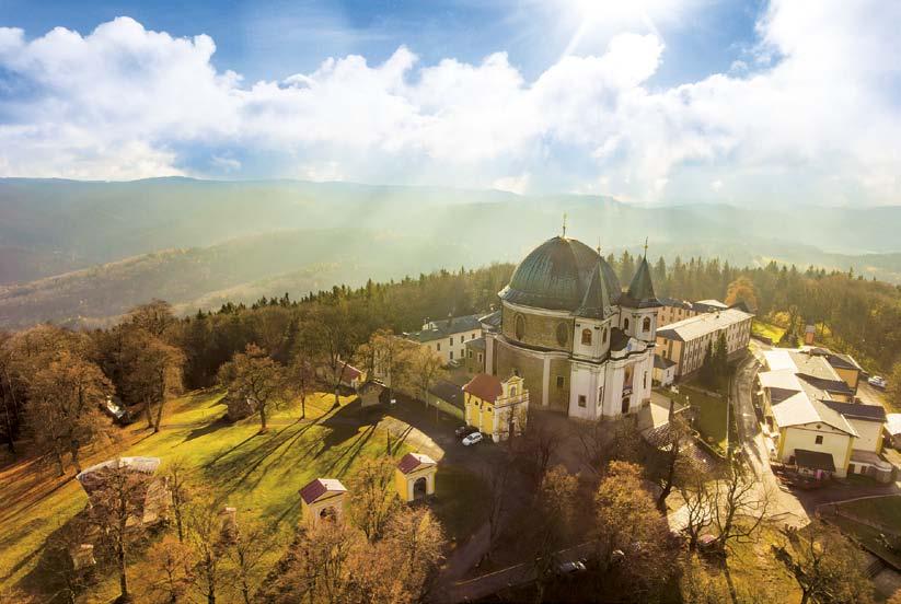 Marie a kamenné rozhledny na jeho vrcholu, odkud je nádherný výhled do okolí. Rozvoj cestovního ruchu v regionu zajišťuje lokální destinační společnost Holešovsko-Hostýnsko.