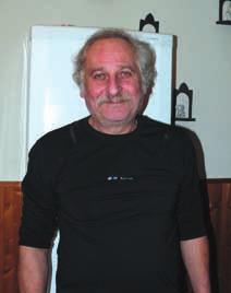 A v Kronice je ozdobnû zapsán, vyfocen (není povinné) a sv m podpisem stvrdí, Ïe ke gratulaci do lo.