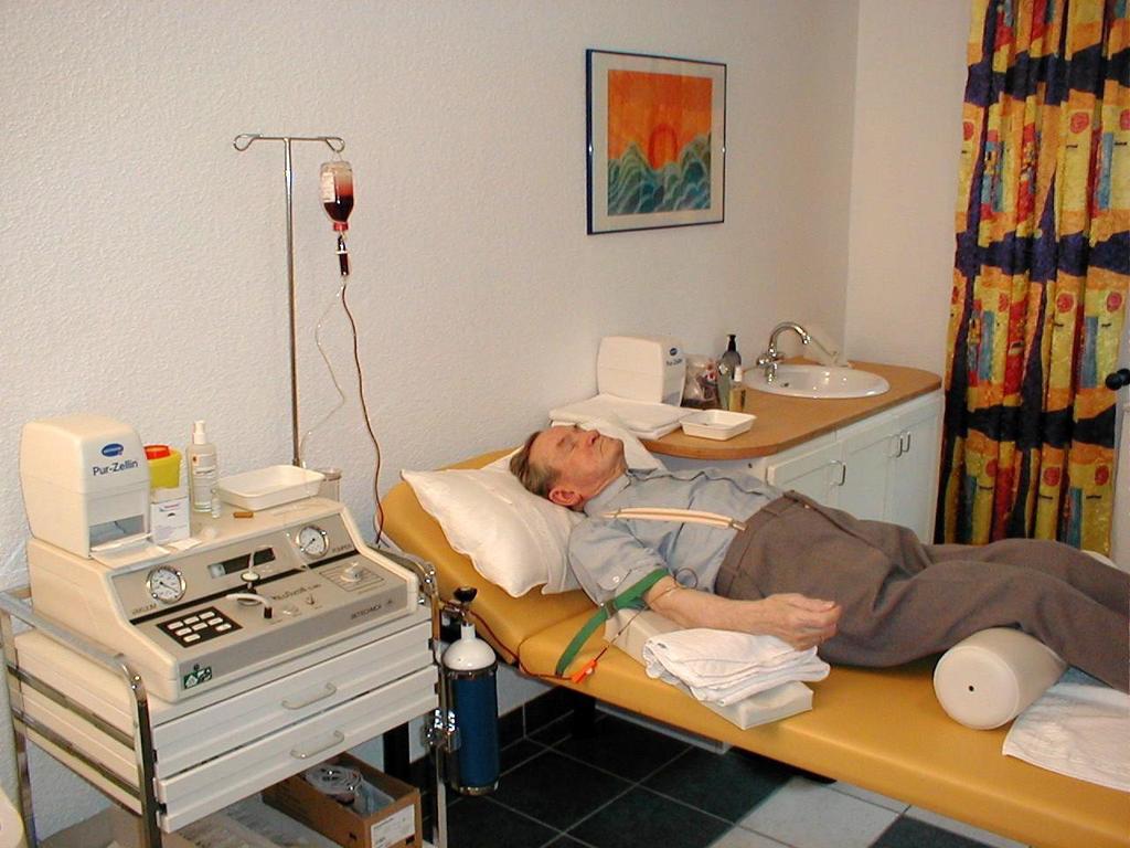 Získal jste praxi během 30 let a mnoho pacientů z celé Evropy přišlo, abyste jim poradil a vyšetřil je ve vaší ordinaci. Proč tento úspěch? Odpověď je jasná. O metabolismu jsem se naučil mnoho.
