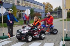 AKTIVITY Vytváření školních/firemních plánů mobility - Školní plán mobility je dlouhodobý plán pro dosažení bezpečného, zdravého a šetrného dopravování dětí do školy i ze školy pěšky, na kole