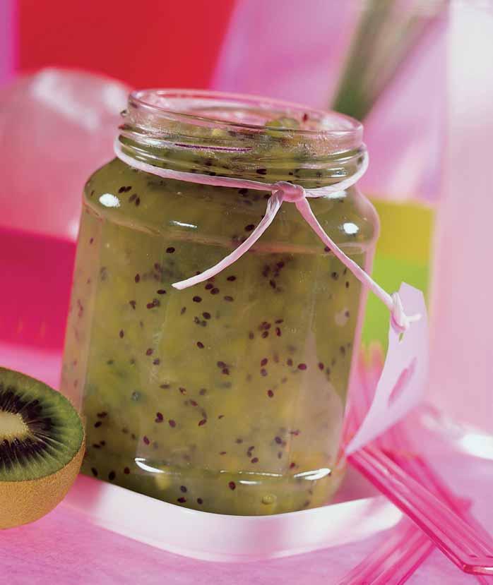 DÏem z kiwi a banánû (na 3 sklenice po 375 ml) 750 g oloupaného kiwi 250 g oloupan ch banánû 2 KL Kyseliny citrónové 500 g cukru krystal 1