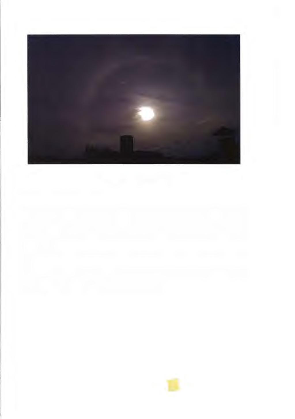 Vedlejší slunce (parhelia, paslunce) Obr. č. 4.11 - Malé halo, Londýn, 8.8. 1996 (Bernard Mühr, převzato z [9]) Dalším častým halovým jevem je tzv. vedlejší slunce.