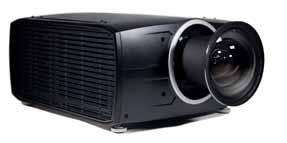 12 PRODUKTY Série F70 stanovuje nové hranice reality pro simulátory Série F70 vybavená laser-fosforovým zdrojem světla, rozlišením 4K UHD, vyšším jasem, delší životností a novými konstrukčními prvky,
