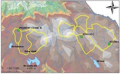 4. TEPLOTY VZDUCHU Měření probíhá ve výšce 2 m nad povrchem na třech klimatologických stanicích v nadmořské výšce mezi 800-900 m n.m. Ve východní části se nachází klimatické stanice Kůrovec a Jizerka a v západní části hor je stanice Prameny Černé Nisy.