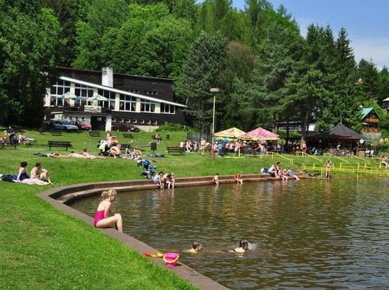 Sborový výlet 2.8. - 5.8.2018 - DOLCE U TRUTNOVA Program: Čtvrtek 2.8.2018 odjezd cca ve 14.30hod od sboru CASD po příjezdu ubytování ve 2 finských chatkách Pátek 3.8.2018 výlet do Krkonoš na Sněžku, lanovkou či pěšky - večerní společný program Sobota 4.