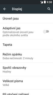 Změna pozadí displeje Nastavení.