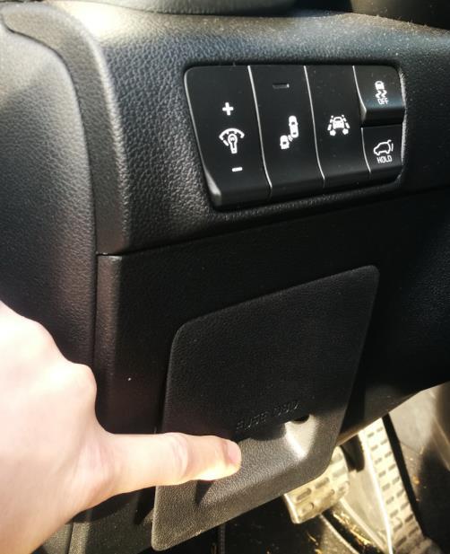Pokud nemůžete OBD II konektor ve vozidle nalézt, vyhledejte