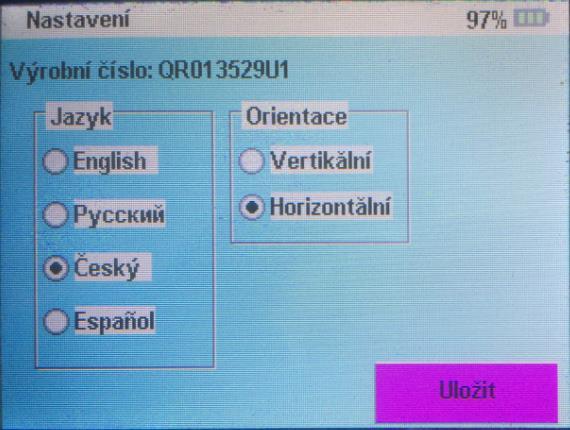 Tady je možné si zvolit jazyk rozhraní, orientaci zadání a podívat se na výrobní číslo přístroje. 6.