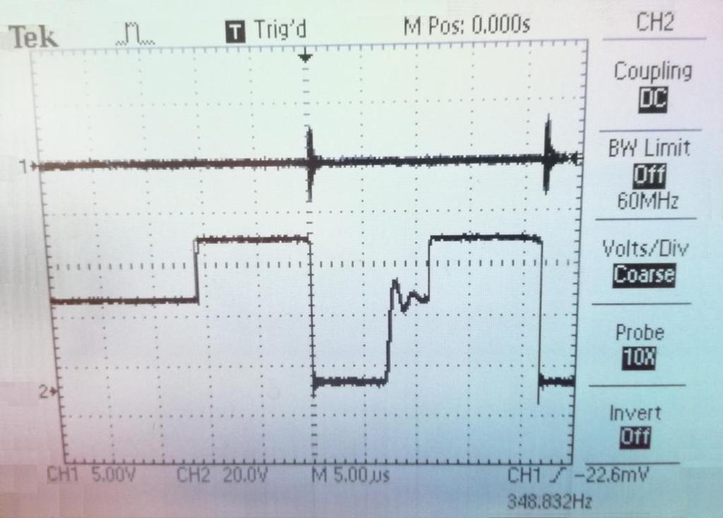 Druhý kanál osciloskopu ukazuje pulzy, které generuje řídicí čip na svém výstupu (pin č. 6). Na Obr. 4.