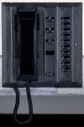 omovní telefony pro vstupní a interkomunikaãní systémy s v zvou rtikl Popis Váha kg v balení TELEFONNÍ ÚST ENY PRO OMOVNÍ SYSTÉMY V provedení ve verzi zapu tûné do stolu, pro montáï na stûnu nebo