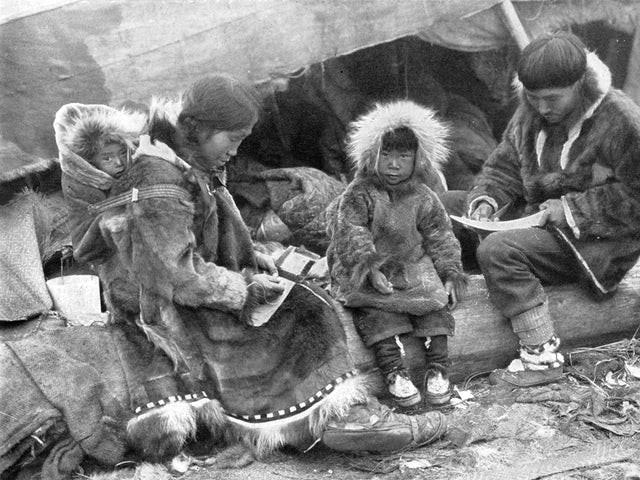 Recentní lidské adaptace Rozšíření člověka (H. sapiens) z Afriky (před cca 60 tis. lety).