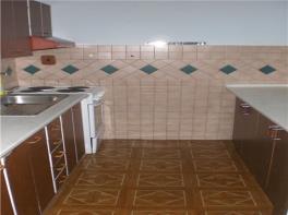 3+1+garáž ( 62 m2 ) po částečné rekonstrukci, která probíhala v roce 2007 ( plastová okna, kuchyňská linka,