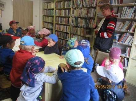 MATEŘSKÁ ŠKOLA Ve čtvrtek 25. 5. 2017 jsme s dětmi navštívili obecní knihovnu.