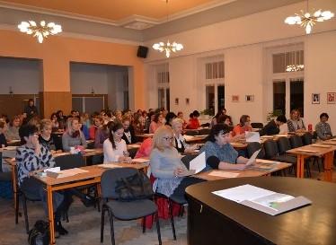 16. 4. 12. 2017 Rodičovská akademie 8 - Řešení výchovných 48 problémů, sociální potřeby dětí v ZŠ 17. 8. 12. 2017 Motivace, syndrom vyhoření 12 4.2.2 Jednání v rámci projektu: Setkávání odborného týmu v roce 2017 bylo celkem 26x.