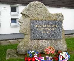 Kvilda Pomník postaven v roce 1936 nebyl po válce znicen, jako tomu bylo v mnoha obcích s nemeck m obyvatelstvem, ale