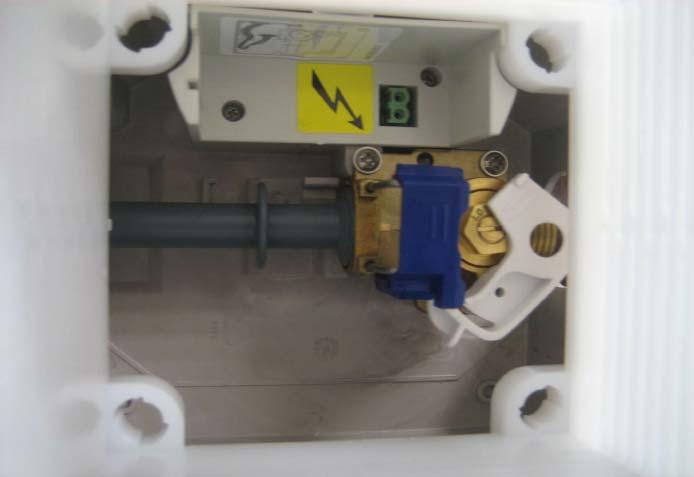 Instalace Inštalácia Installation Cxeмa включeния и мoнтaжa Installation Instalacja Instalare Instalación Installation Installatie Montavimo ir įjungimo schema 1 Vytáhnout plastovou spojku z