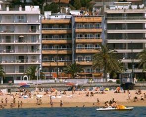 Costa Brava - Lloret de Mar Letovisko pro všechny věkové kategorie a především pak pro mladé a pro každého, kdo si chce dovolenou opravdu užít.