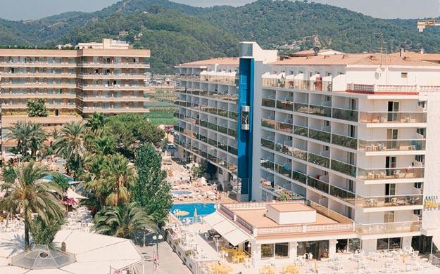Santa Susana-Costa del Maresme HOTEL RIVIERA*** 1. dítě do 12 let zdarma Španělsko Rodinný hotel s výhodnou polohou a dobrou úrovní služeb, která je v nabídce CK DEZKA již 4. sezónu.