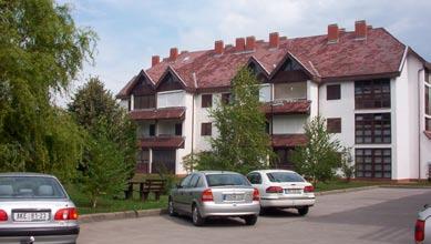 Maďarsko - Lázně Harkány APARTMÁNY LANKA** Komplex tří apartmánových domů se nachází naproti hotelu Thermal**** asi 7 minut chůze od termálních lázní.