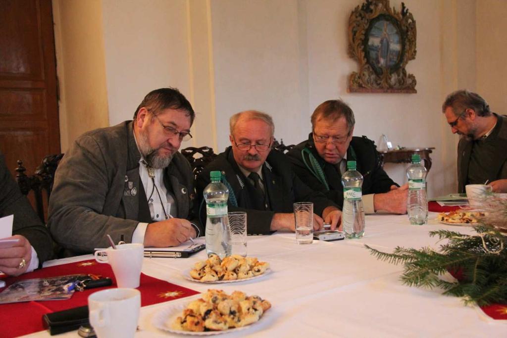 Zcela totožné názory pak uvedli zástupci Mezinárodního sdružení myslivců příhraničí pan ing. František Frola. I vážení polští kolegové-myslivci ing. Roman Stanislaw Rybak a ing.