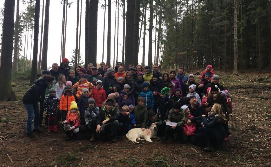 organizace podzimní halloweenské koledy, mikulášská koleda, zpívání vánočních koled a Vánoční krmení