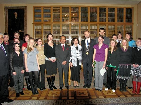 účastníci soutěže Premio Iberoamericano 2009 Soutěže se dle statutu ceny mohou zúčastnit vysokoškolští studenti bakalářského a magisterského programu, kteří jsou české národnosti, žijí v ČR a