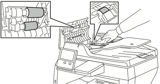 Údržba Čištění podávacích válečků předloh Při čištění skeneru zajistěte, aby byly čisté také podavače předloh. 1. Otevřete kryt podavače předloh. 2.