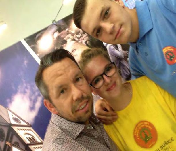 3 V 2letém navazujícím studiu s maturitou: 2 jährige Erweiterungsstufe zur Abitur: - Podnikání (provozní technika/management malých a středních firem) - Unternehmertätigkeit Od 1. září.