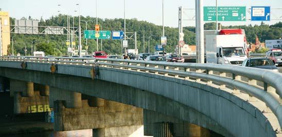 Přehled jednotlivých změn po linkách 110 Časové posuny spojů v pracovní dny odpoledne pro zlepšení koordinace s linkou 141. 130 Zřízení zastávky Obchodní centrum Sárská také ve směru Zličín.