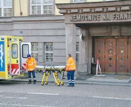 Embéčko drandilo devadesátkou až do Mirošovic, dál to nevedlo. Psal se rok 1971, Jižák ještě nestál. Na těch 21 kilometrech bylo jen pár aut. Na začátku týdne se mi zdál sen.