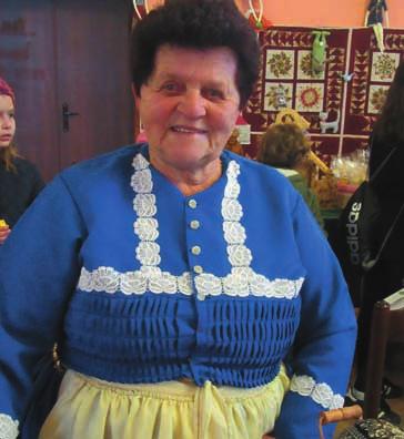 Dal í úïasnou malífikou, se kterou jsme se potkaly, byla paní Ludmila Vlasáková, NadûÏda Kubisová, Marie Vlãková a paní NadûÏda Parmová.