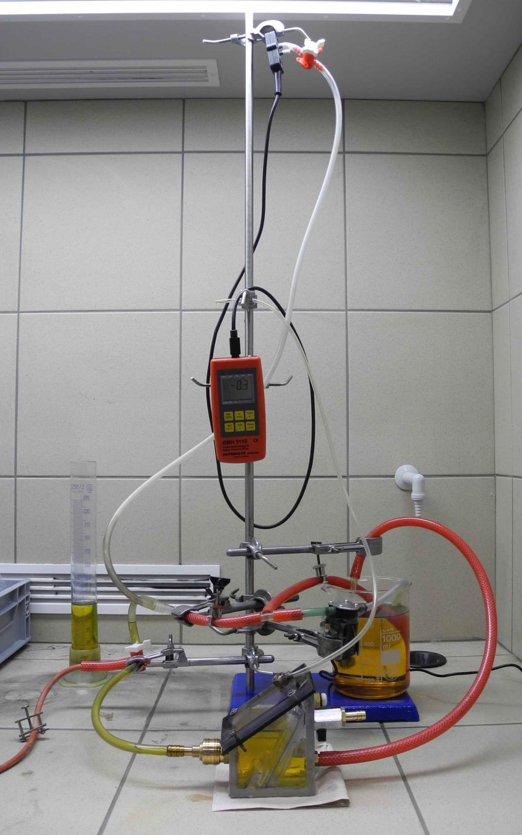 C5. Simulace procesu filtrace olejů a paliv Název zařízení: FFT 15 (Fuel Filtration Tester) Kontakt: Jakub Hrůza (jakub.hruza@tul.