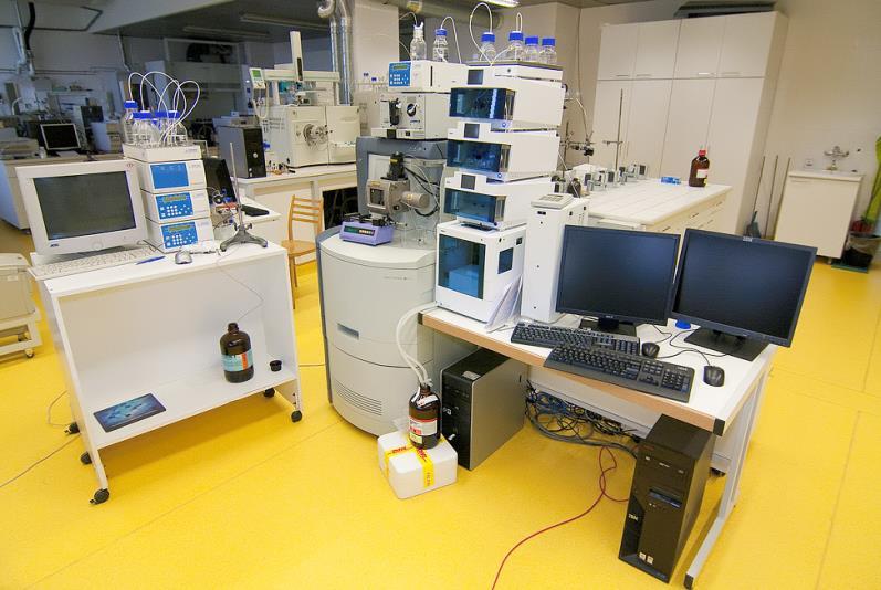 Laboratoře Katedry analytické chemie UP a RCPTM laboratoř elektroanalytických metod laboratoř