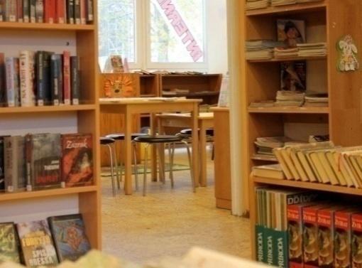 Ke knihovně se již přihlásilo 540 příznivců. 2.5. Drahovice Knihovnu navštěvují především starší čtenáři důchodového věku, pracující, děti a studenti středních škol.