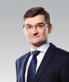 Před nástupem do EI pracoval Dariusz v oblasti poradenství a byl viceprezidentem investiční banky Hejka Michna.